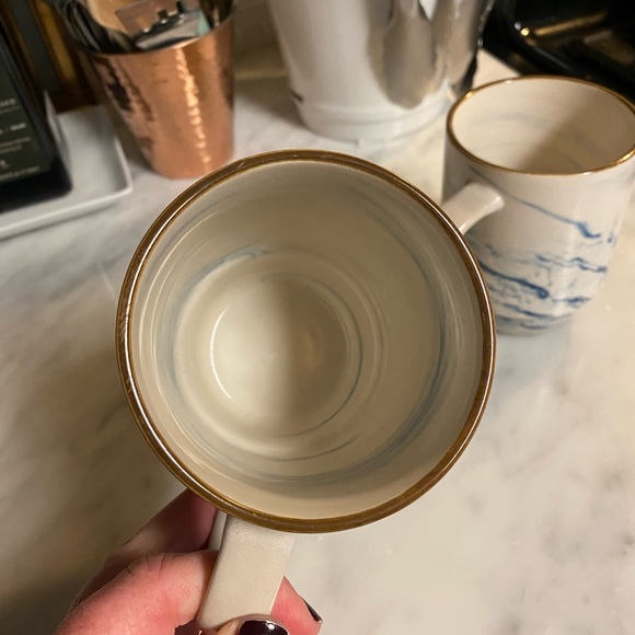 Set of 2 Boston Warehouse Blue and White Ceramic Mug - Picture 4 of 6